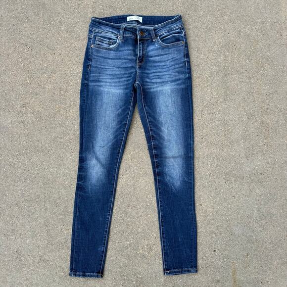 Buckle BKE Victoria Universal Fit Mid Rise Skinny Jeans Size 26 AXB204 - Picture 2 of 10